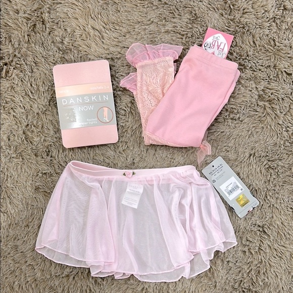 2 Bodysuit Sets + 2 Leggings & dance tutu - Picture 7 of 10